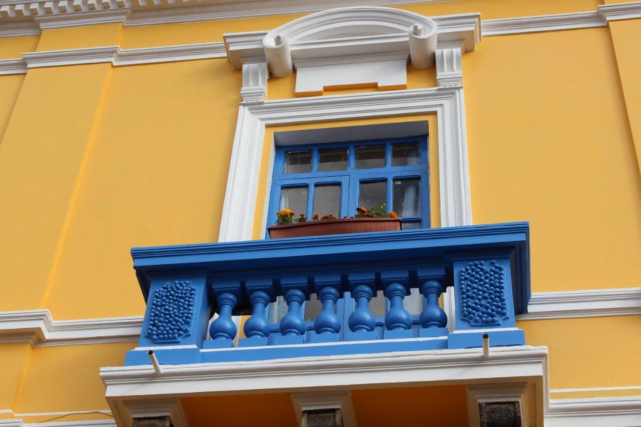 Hostal Cafe Tiana Latacunga Ngoại thất bức ảnh